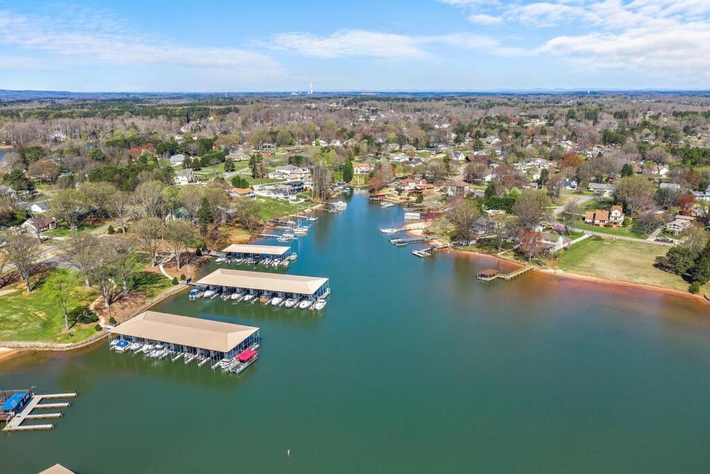 Cozy Lake Home - Jacuzzi King Bed Marina Access Mooresville Exterior foto